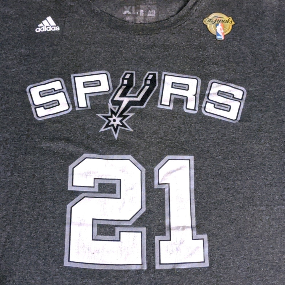 Tim Duncan Spurs with Finals patch tee
